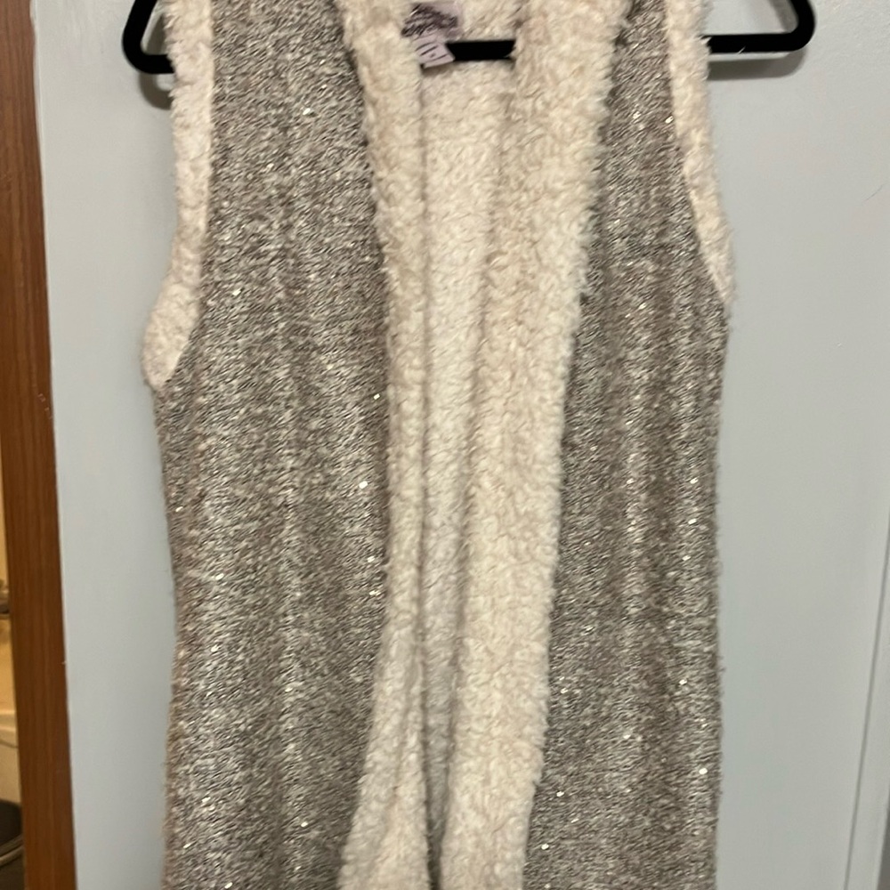 Olivers Silver and White Reversible Vest for Versatile Layering